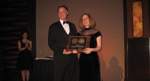 Lisa Fine Receives NAPIM’s Ault Award