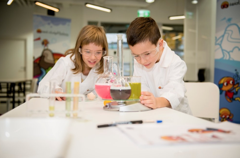 Henkel Encourages Young Scientists
