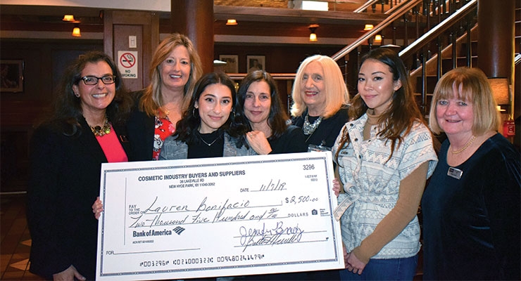 CIBS Presents 2019 Scholarship to FIT Student