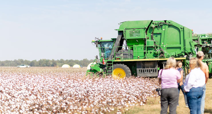 Cotton Incorporated Hosts Nonwoven Industry Leaders at Annual Farm Tour